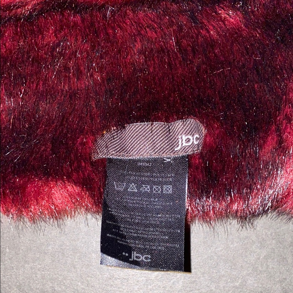 JBC Red Plush Rectangular Neck Warmer with Luxurious Texture - Picture 2 of 5